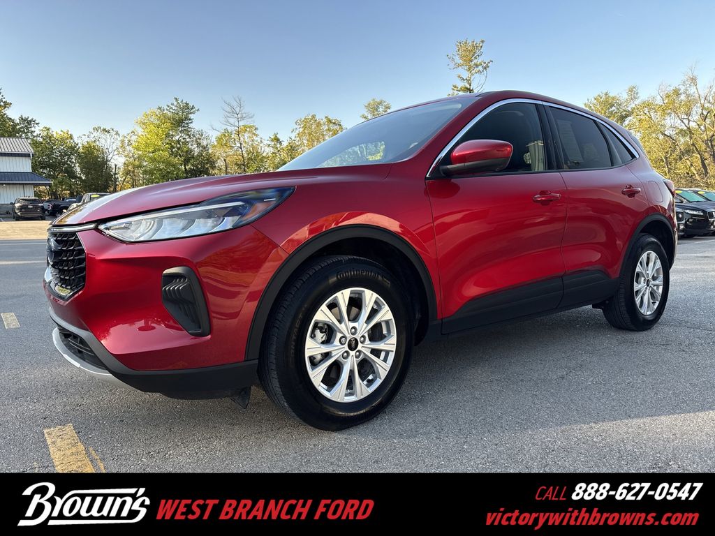 2023 Ford Escape Active's photo