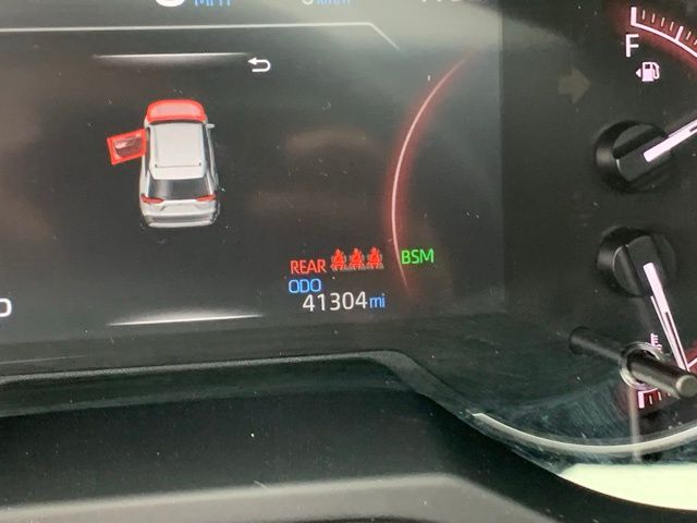 2023 Toyota RAV4 XLE Premium photo 14