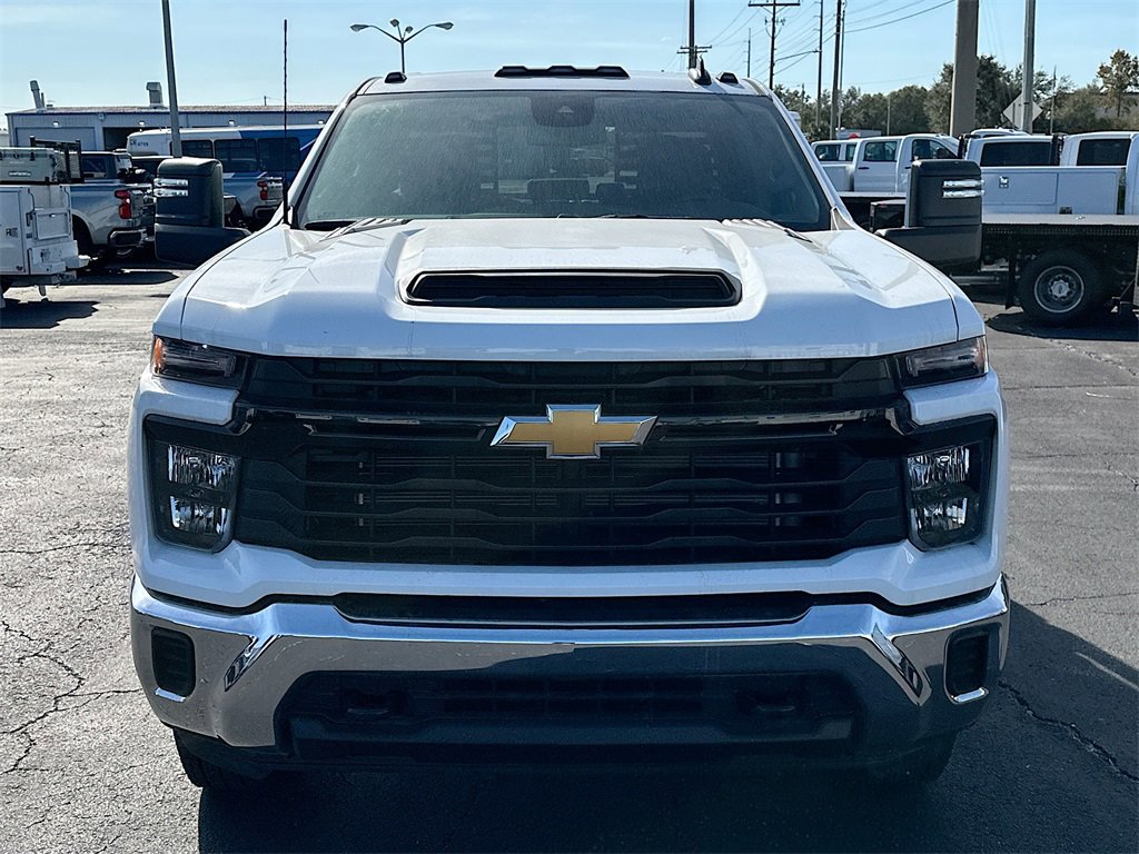 2024 Chevrolet Silverado 3500HD photo 2