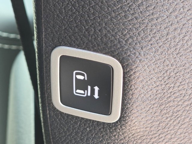 2026 Chrysler Pacifica photo 12