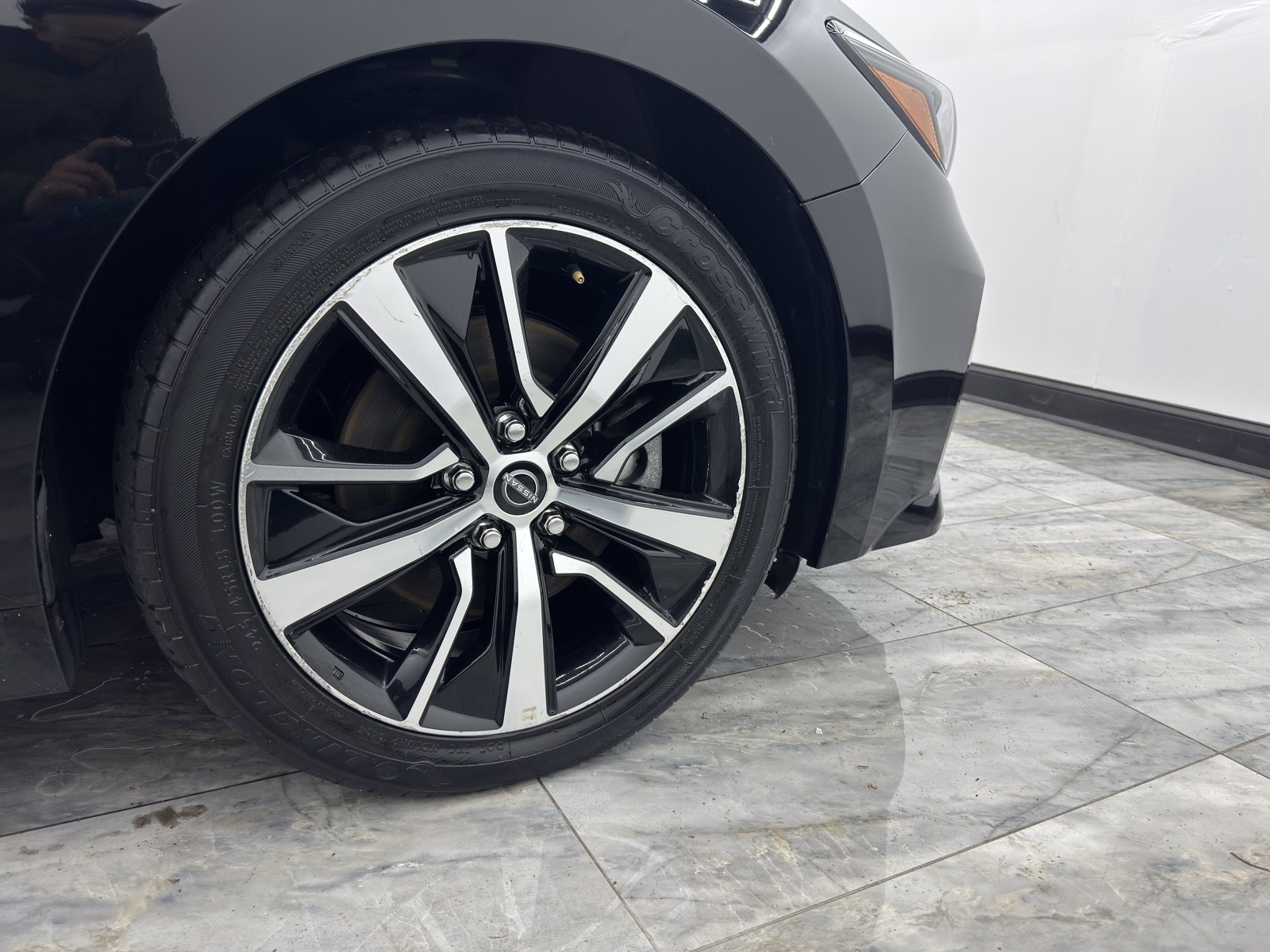 2023 Nissan Maxima SV photo 9
