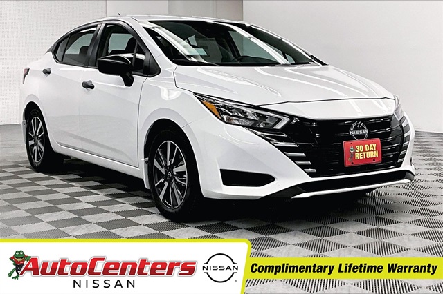 2025 Nissan Versa Sedan S's photo