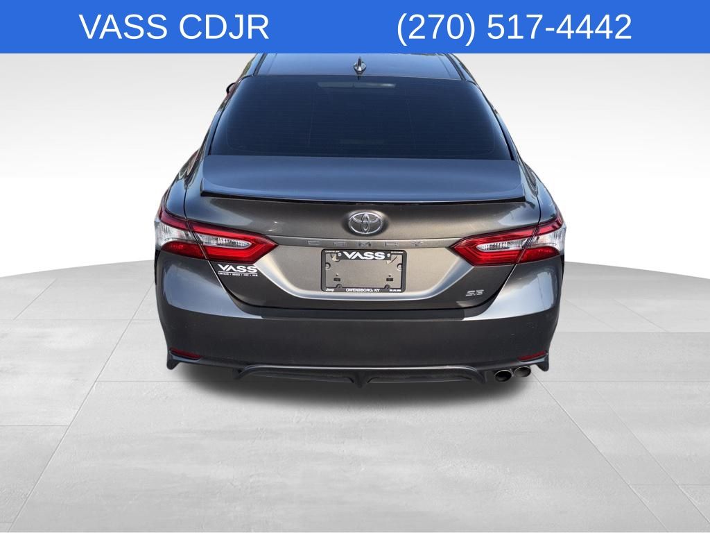 2019 Toyota Camry SE XLE photo 7