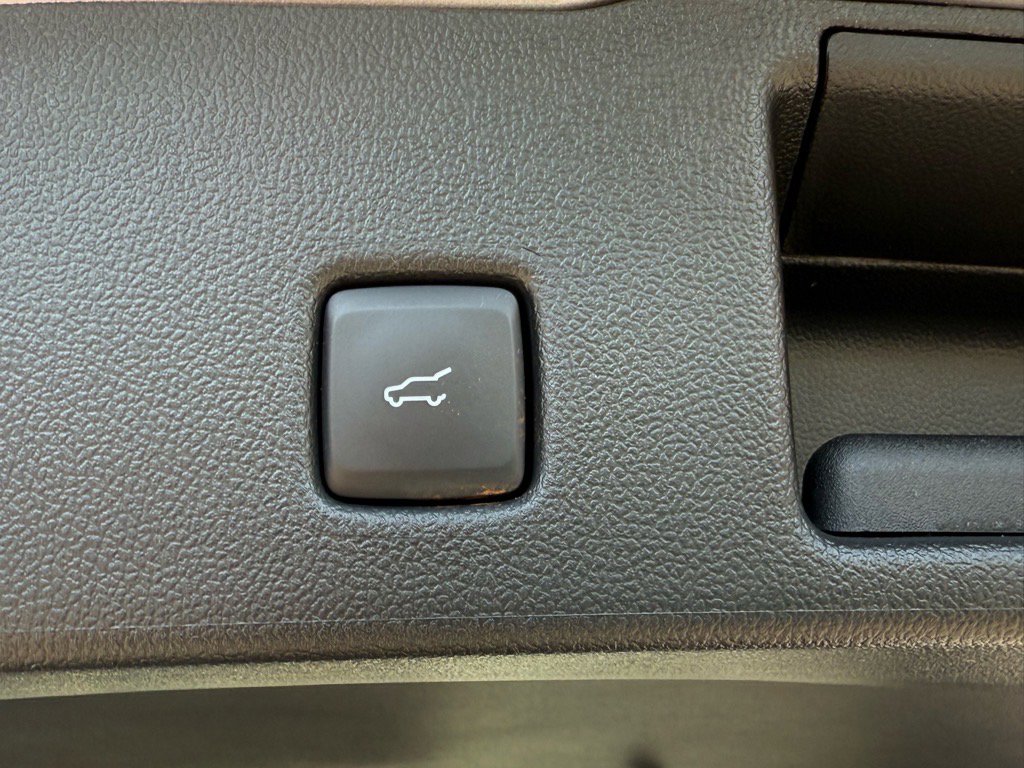 2022 Ford Escape SEL photo 8