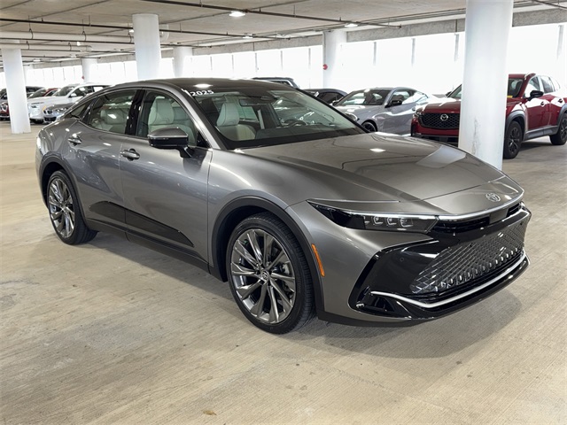 2025 Toyota Crown Limited's photo