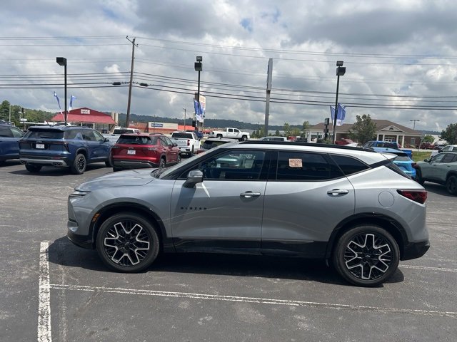 2023 Chevrolet Blazer RS photo 3