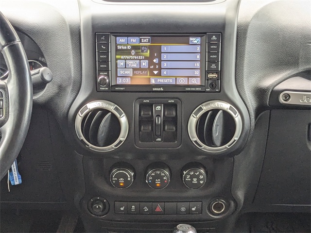 2017 Jeep Wrangler Unlimited Rubicon photo 18
