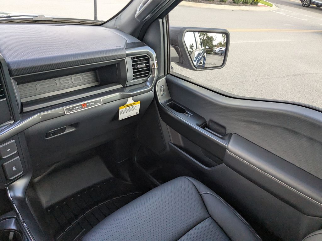 2025 Ford F-150 STX photo 17