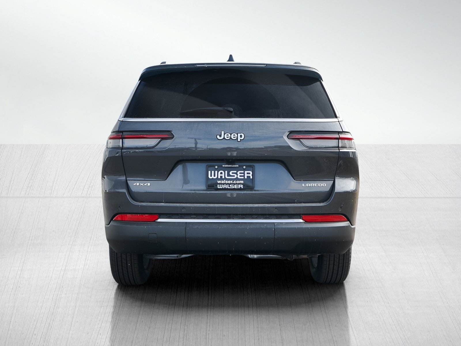 2025 Jeep Grand Cherokee Laredo photo 4