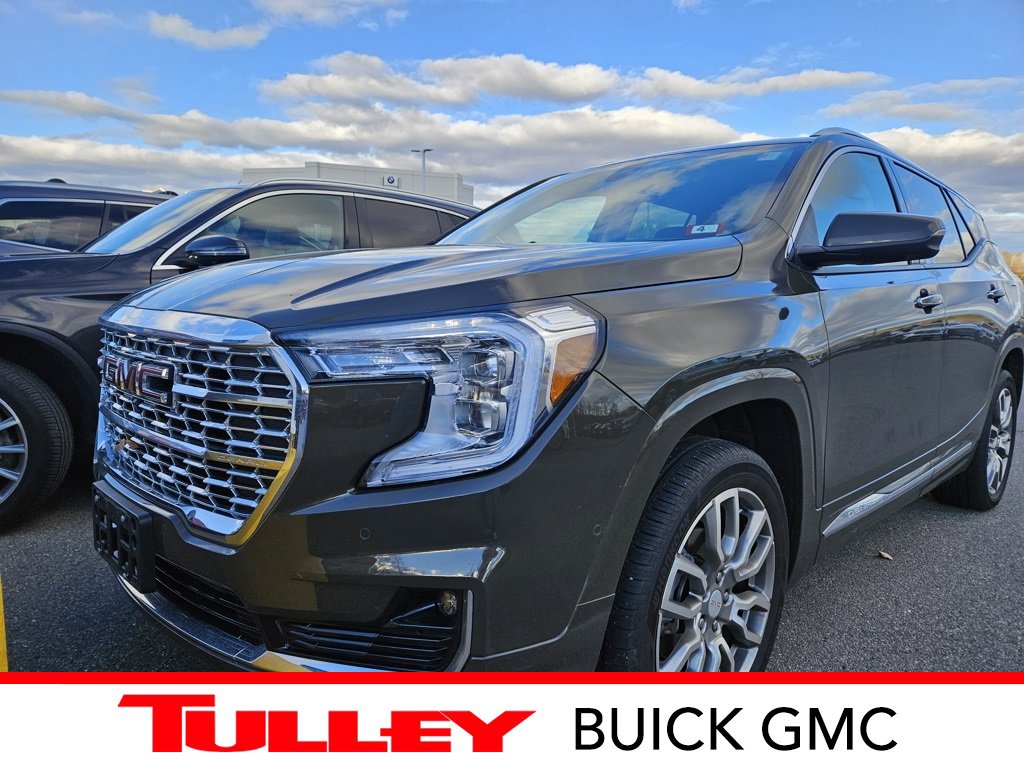 2024 GMC Terrain Denali's photo
