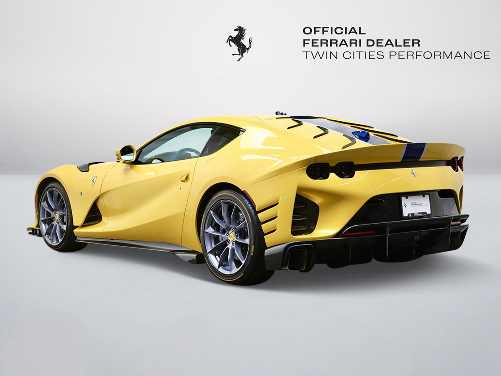 2023 Ferrari 812 Competizione photo 3