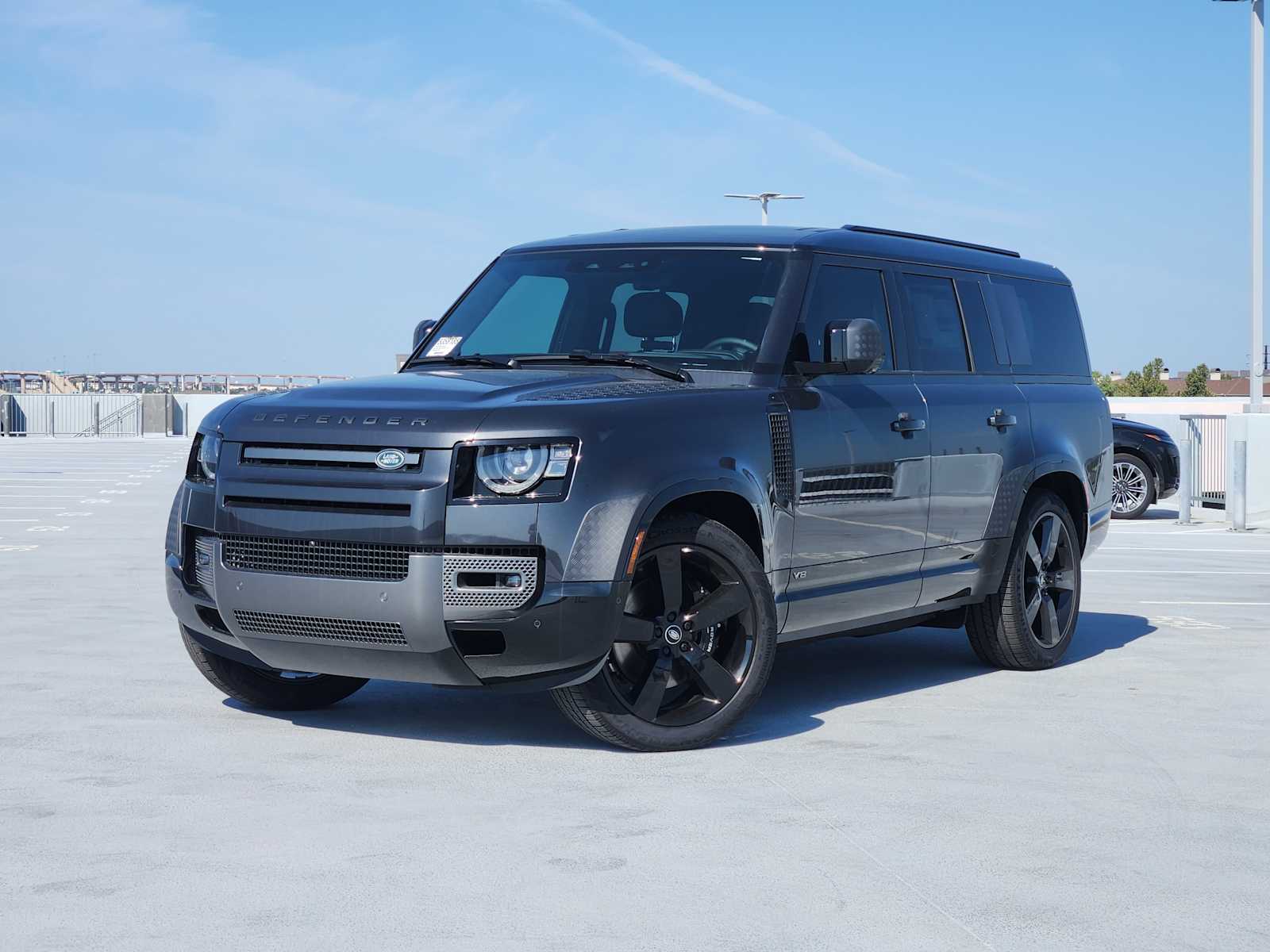 2025 Land Rover Defender V8's photo