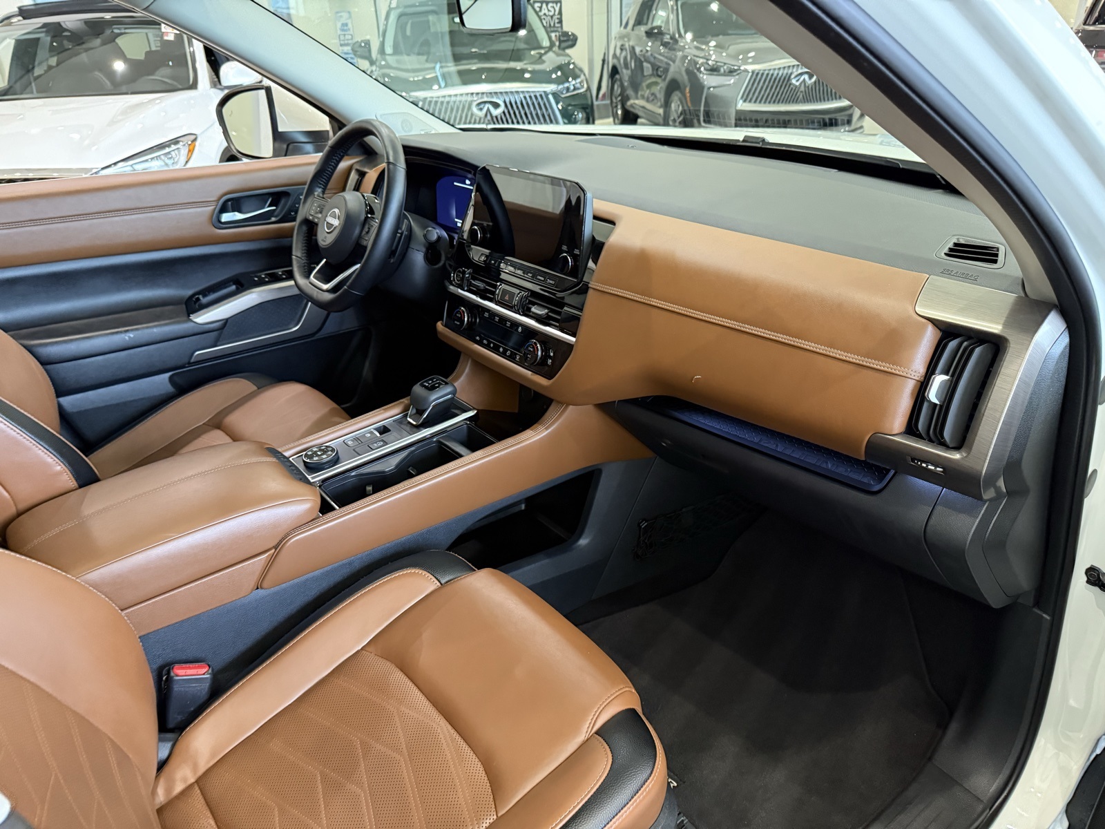 2023 Nissan Pathfinder Platinum photo 33