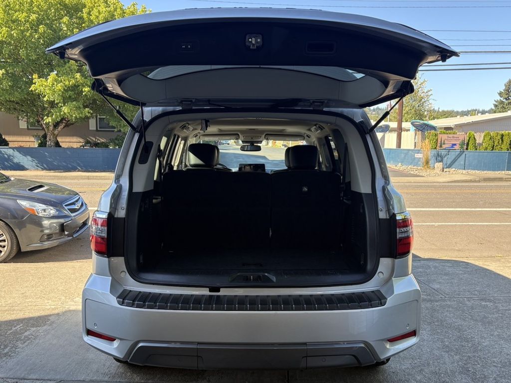 2022 Nissan Armada SL photo 8
