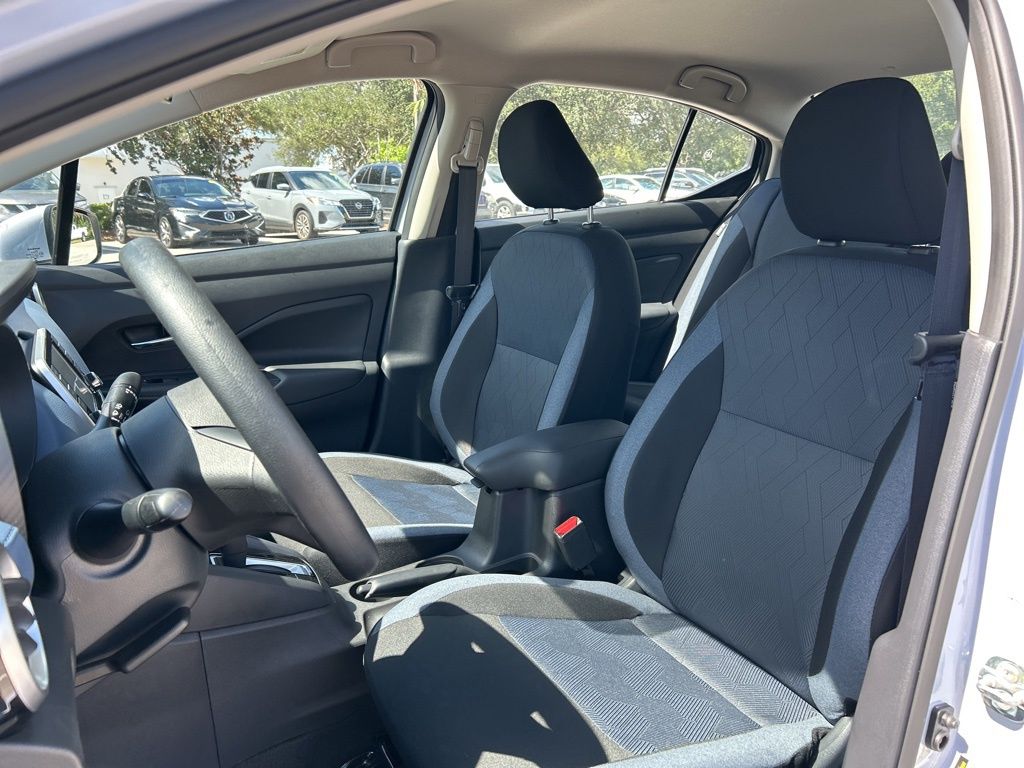 2025 Nissan Versa SV photo 12