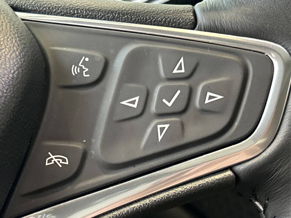 2017 Chevrolet Malibu 1LT photo 30