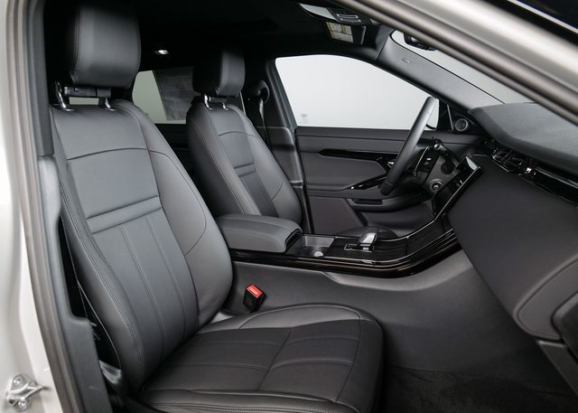 2026 Land Rover Range Rover Evoque Dynamic SE photo 2