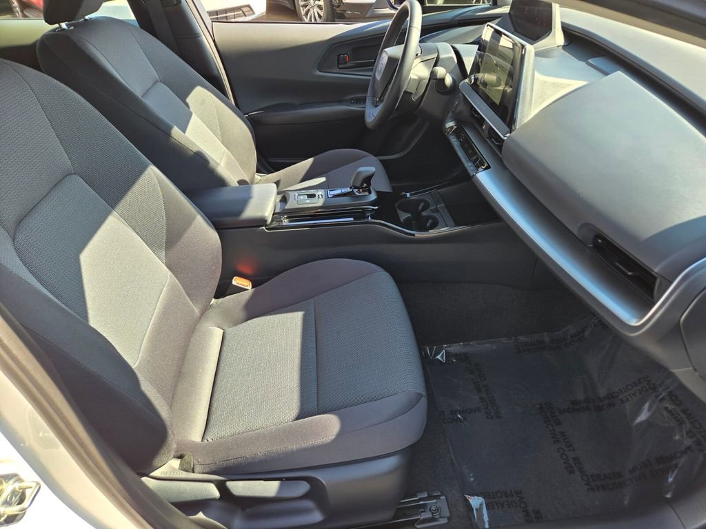 2024 Toyota Prius LE photo 15