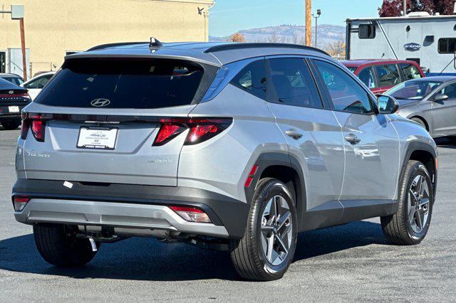 2026 Hyundai Tucson Hybrid SEL photo 4
