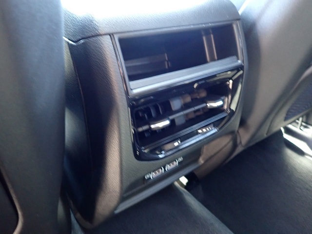 2023 Jeep Grand Cherokee Laredo photo 17
