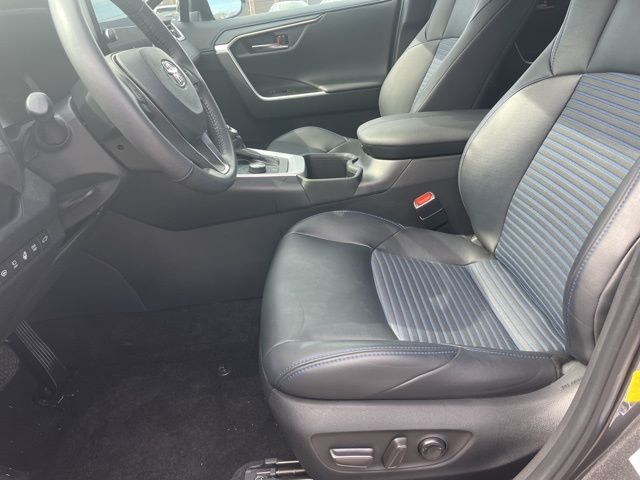2023 Toyota RAV4 Hybrid XSE photo 7