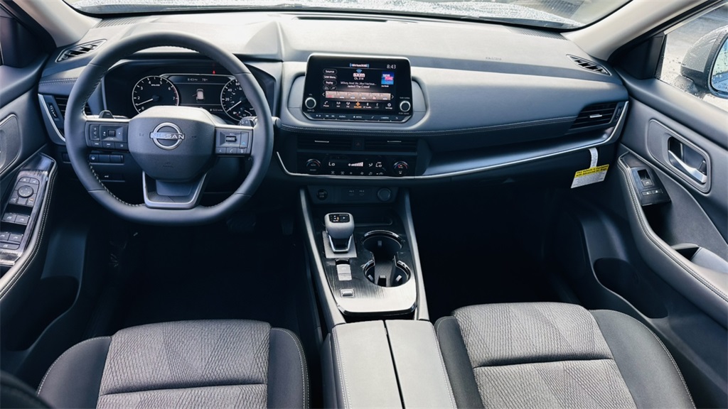 2026 Nissan Rogue SV photo 10