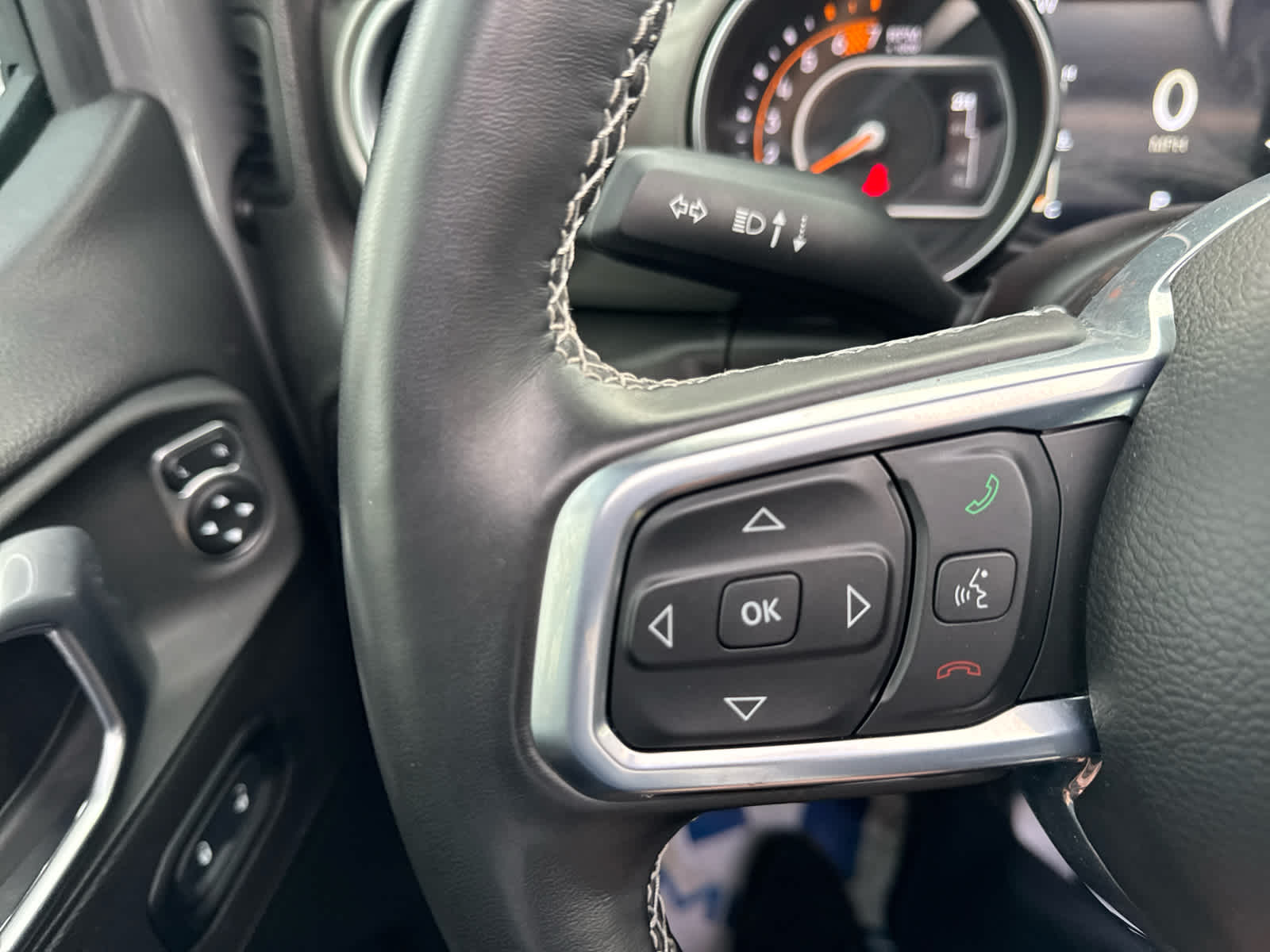 2023 Jeep Wrangler Sahara photo 29