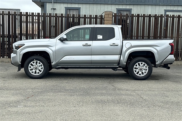 2025 Toyota Tacoma SR5 Double Cab photo 7