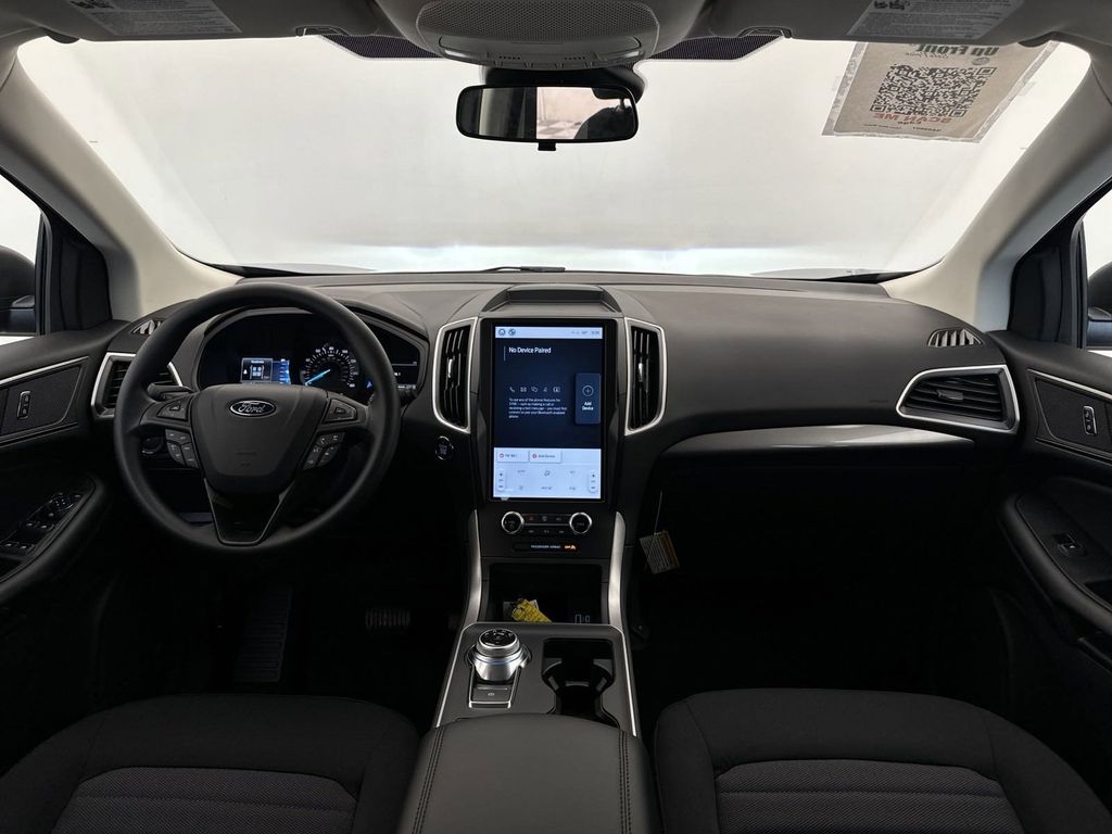 2024 Ford Edge SE photo 4
