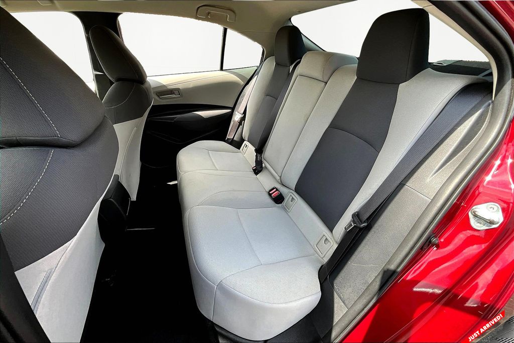 2022 Toyota Corolla LE photo 15