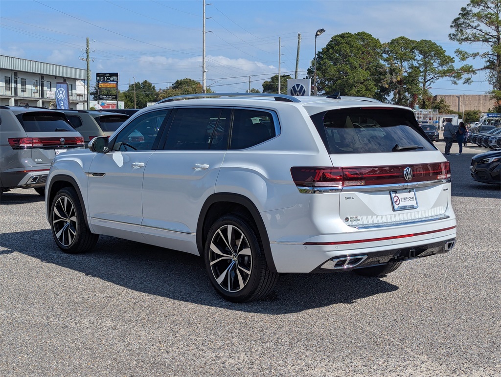 2026 Volkswagen Atlas SEL Premium R-Line photo 4