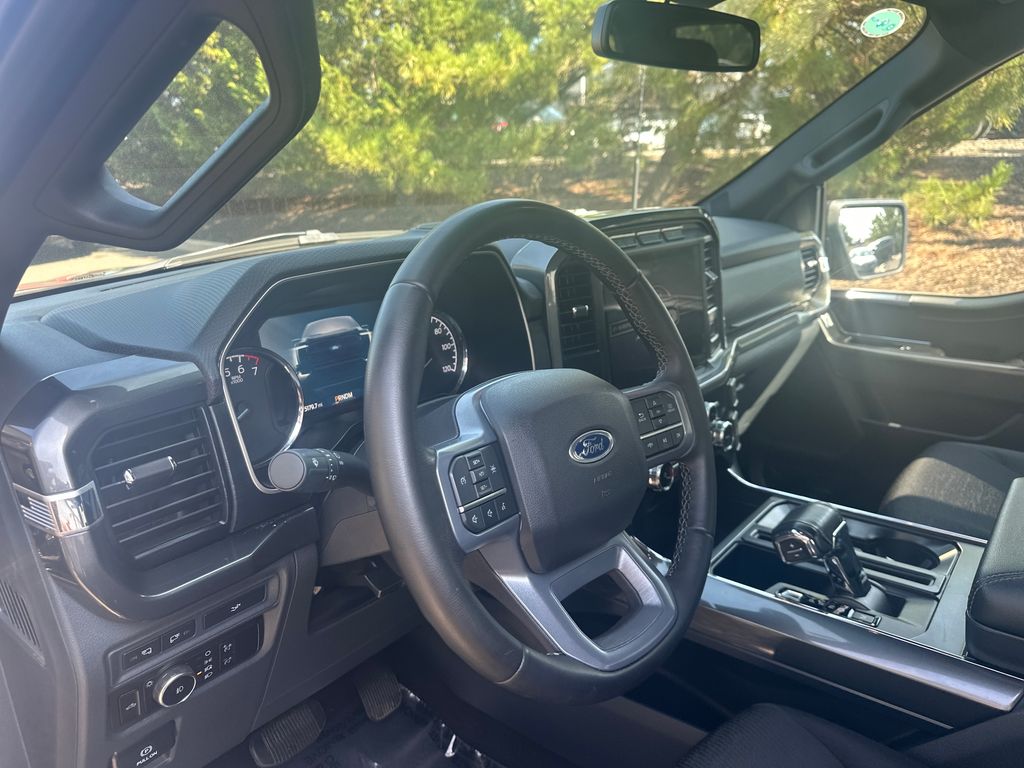 2023 Ford F-150 XLT photo 8