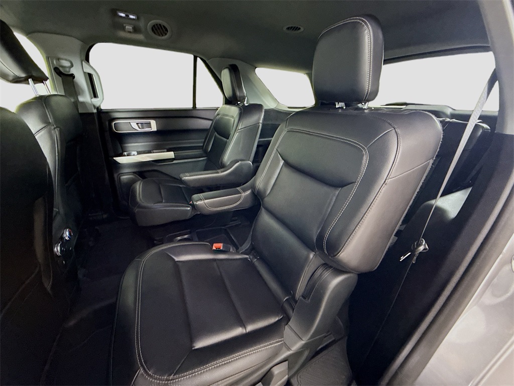 2021 Ford Explorer XLT photo 19