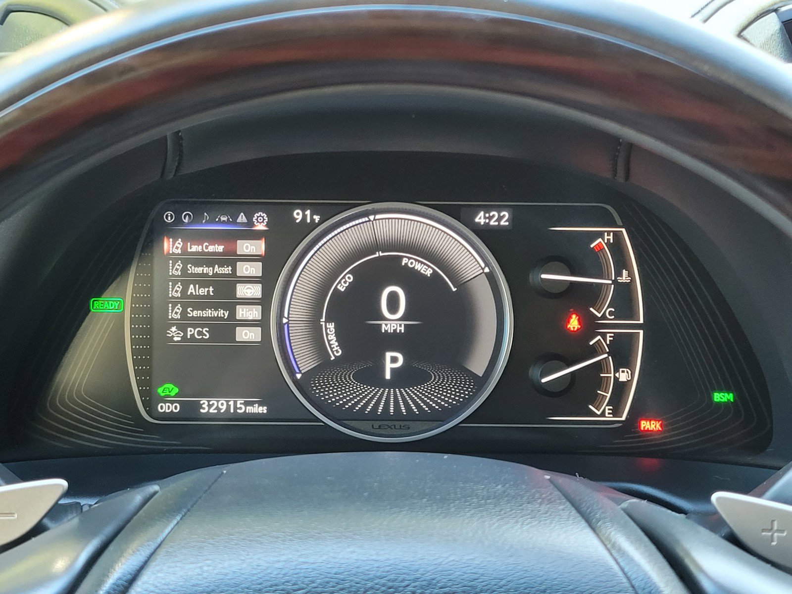 2020 Lexus ES 300h photo 24