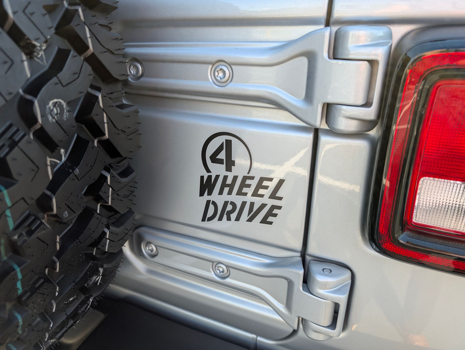 2024 Jeep Wrangler Willys photo 26