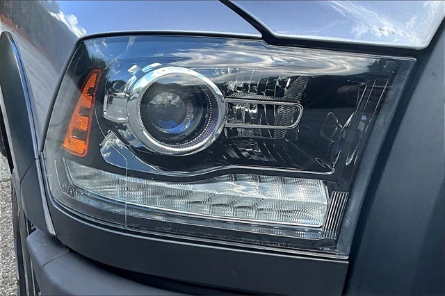 2020 Ram 1500 Classic Warlock photo 25