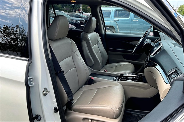 2016 Honda Pilot Elite photo 7