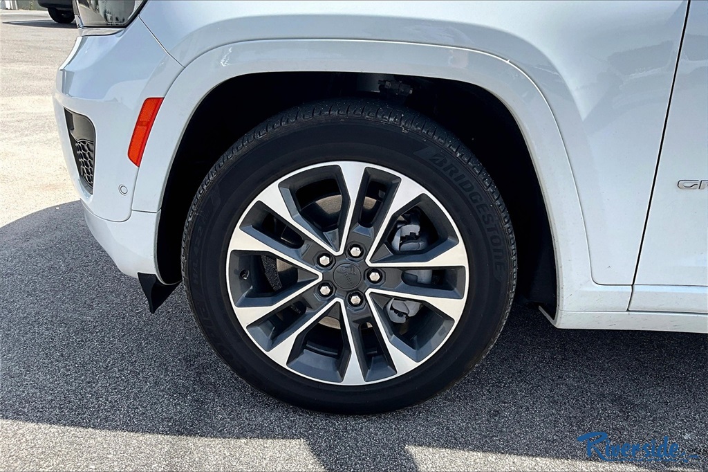 2024 Jeep Grand Cherokee Overland photo 7