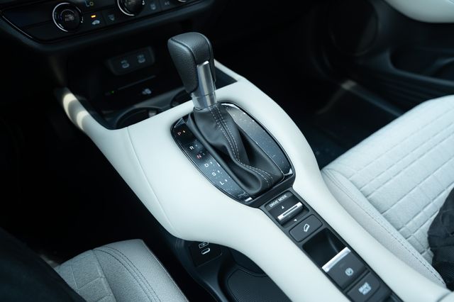 2026 Honda HR-V LX photo 27