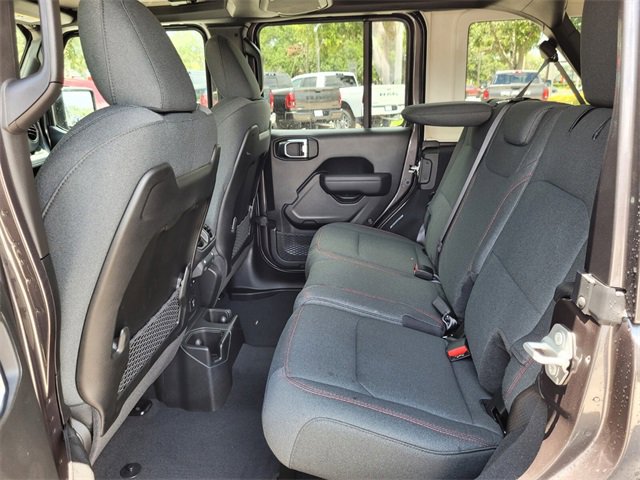 2025 Jeep Wrangler Rubicon photo 10