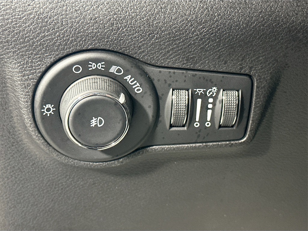 2024 Jeep Compass Latitude photo 14