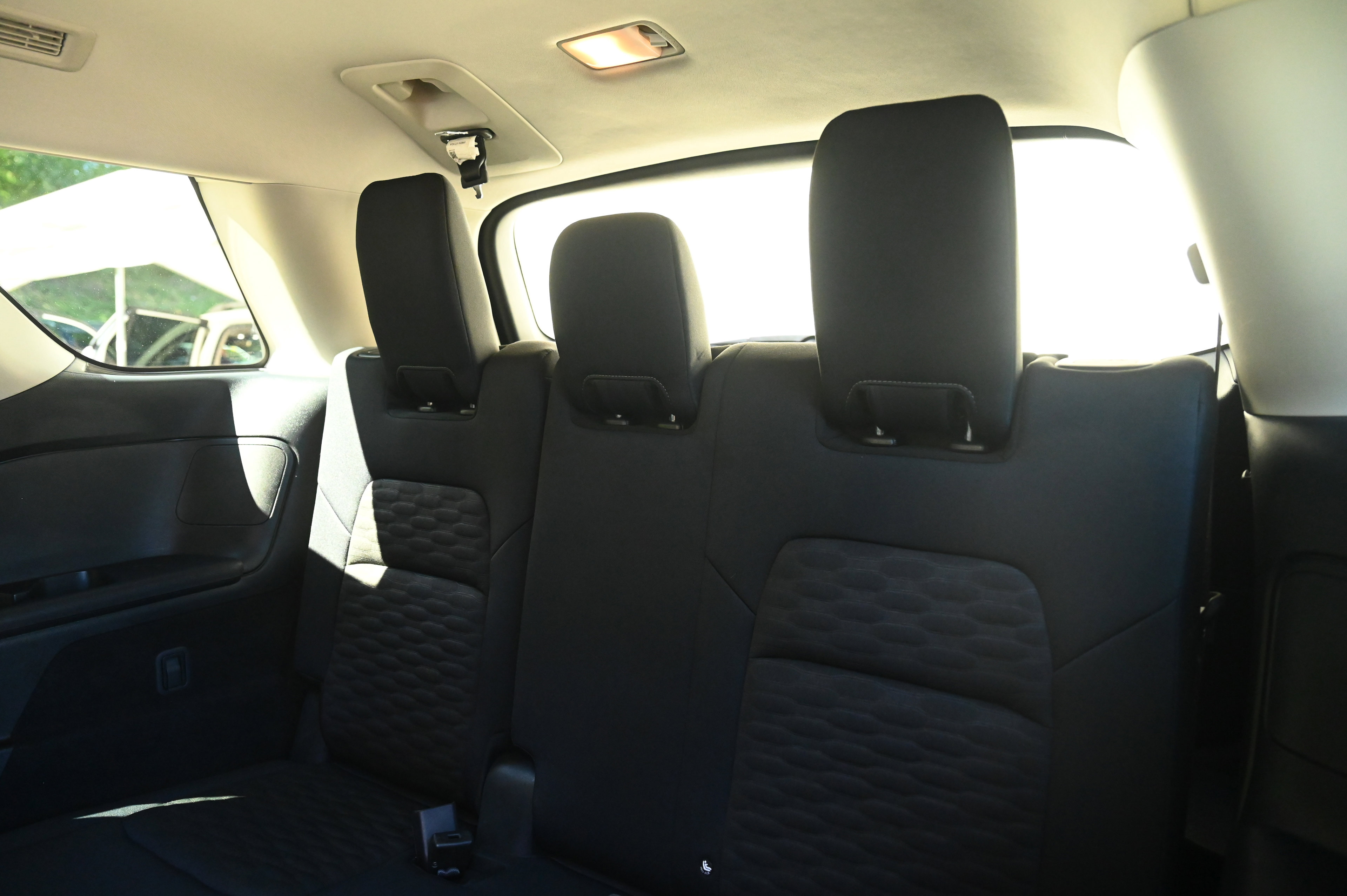 2024 Nissan Pathfinder S photo 22