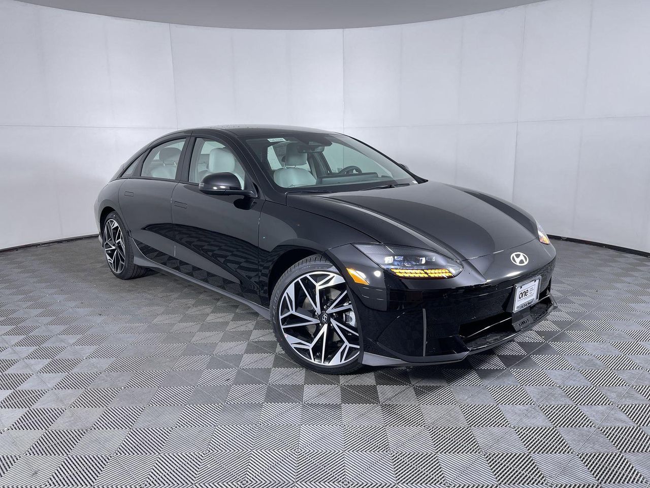 2025 Hyundai Ioniq 6 SEL photo 3