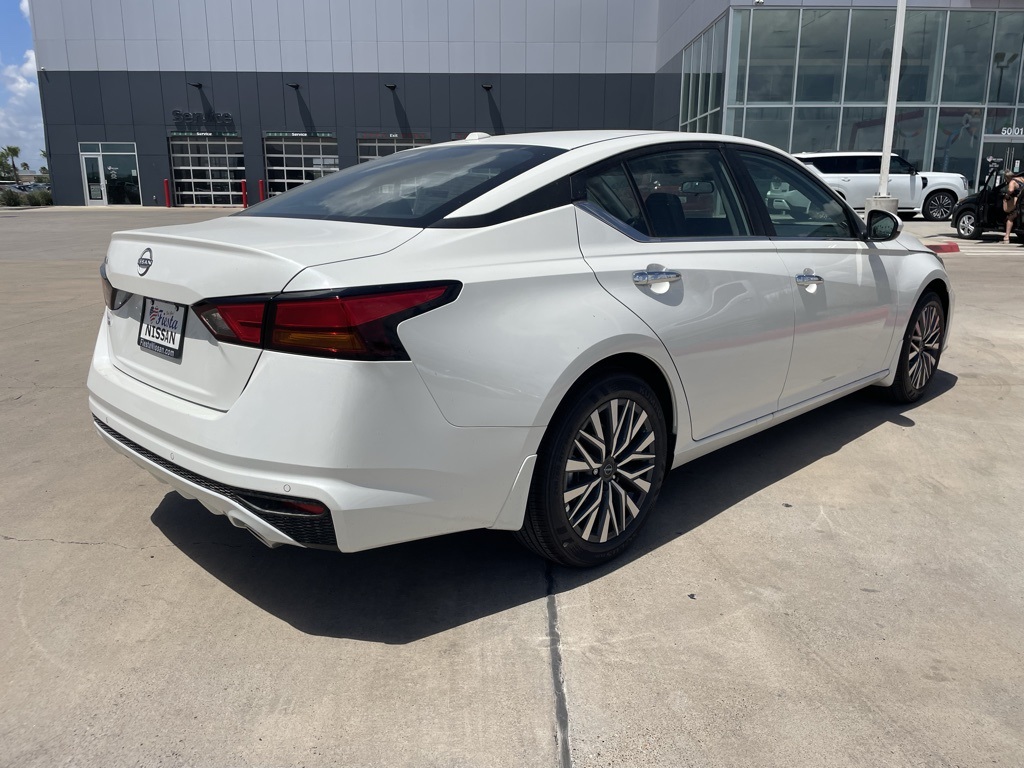 2025 Nissan Altima SV photo 3