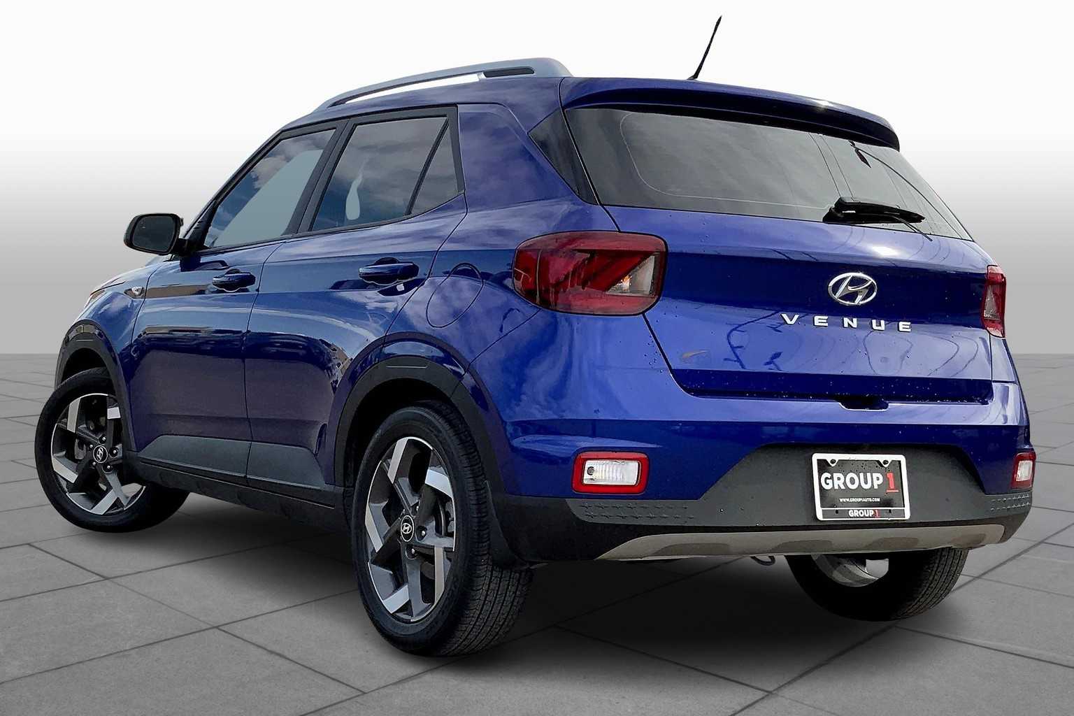 2023 Hyundai Venue Limited photo 10