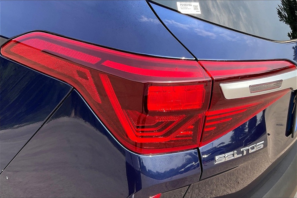 2021 Kia Seltos S photo 26