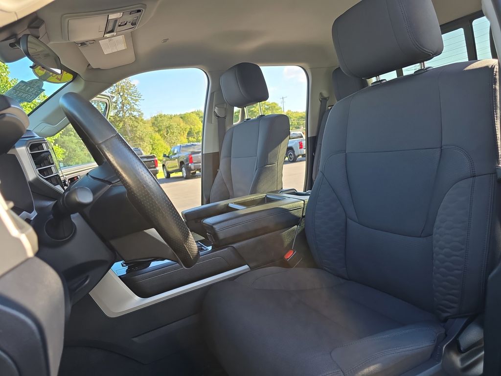 2022 Toyota Tundra SR5 photo 12
