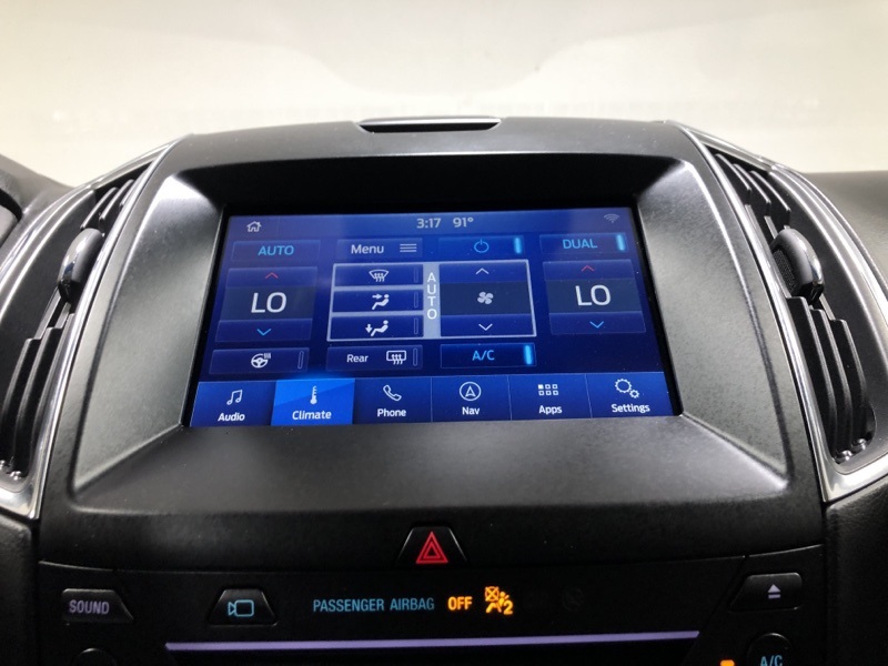2019 Ford Edge Titanium photo 29