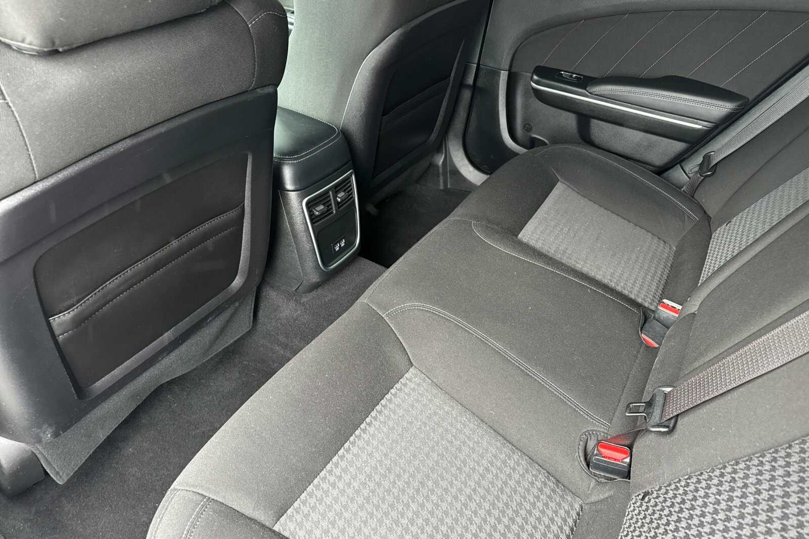 2022 Dodge Charger R/T photo 12