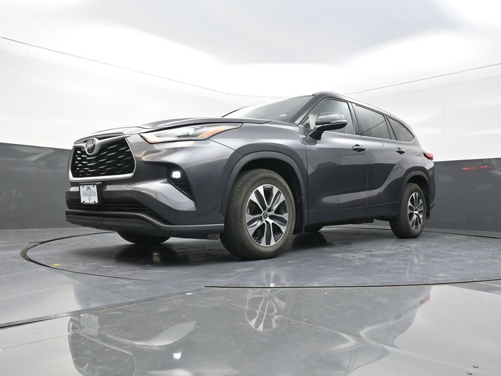 2022 Toyota Highlander XLE photo 19